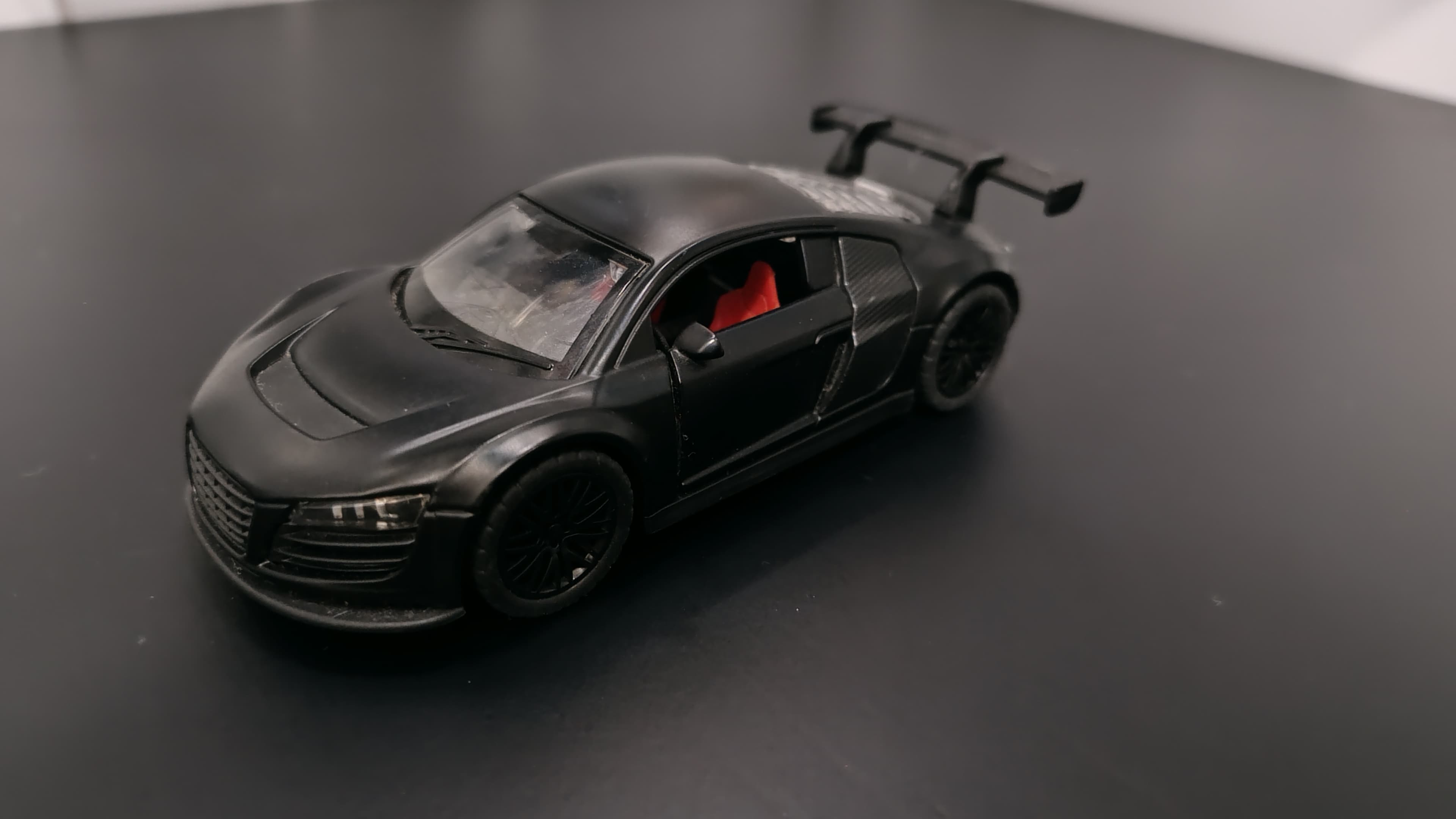 Miniatura Audi R8 GT Preto Fosco